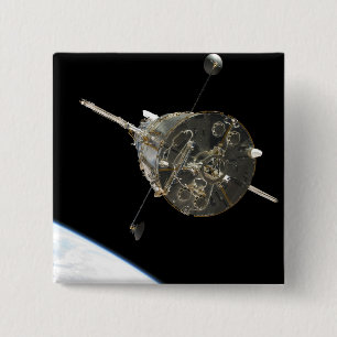 Das Hubble-Weltraumteleskop im Orbit über der Erde Button