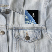 Das Hubble-Weltraumteleskop mit blauer Erde Button (Beispiel)