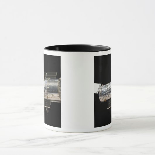 Das Hubble-Weltraumteleskop Tasse (Zentrum)