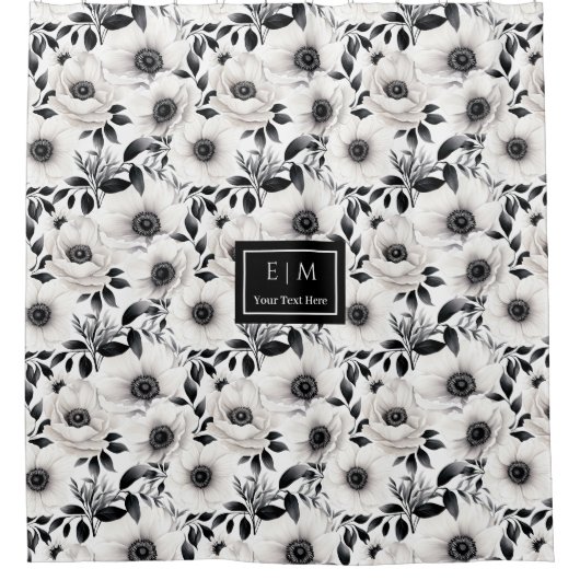 Das hübsche Badezimmer ist mit Blumen in Schwarz u Duschvorhang (Vorderseite)