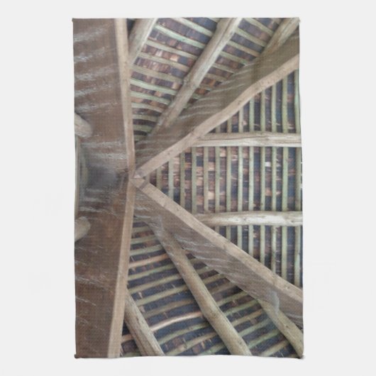 Das Innere eines Holzdaches Küchentuch (Vertikal)