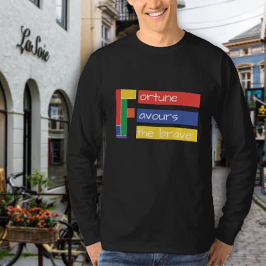 Das inspirierende Zitat begünstigt die Tapferkeit T-Shirt