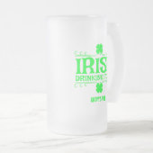 Das irische Getränketeam, das Glück, das Kleeblatt Mattglas Bierglas (VorderseiteRechts)