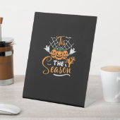 Das ist das Halloween-Kürbiskostüm der Saison Sockelschild (In SItu)