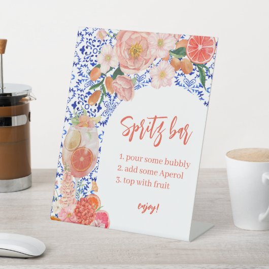 Das ist das mediterrane Spritz Bar Brautparty Sockelschild (In SItu)