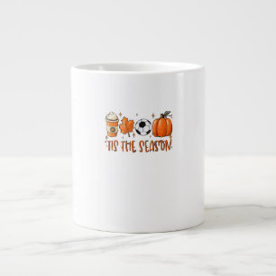 Das ist der Saisonleaf, der den Herbstfußball Latt Jumbo-Tasse