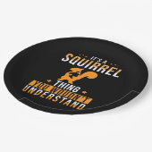 Das ist ein Eichhörnchen Pappteller (Schrägansicht)