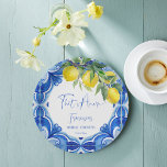 Das ist ein italienisches Brautparty aus blauem Fl Pappteller<br><div class="desc">Das ist Amore Blue Maiolica Fliesen Zitronen Vintages italienisches Brautparty personalisierte monogramm gedruckte Papier Teller Vorlage,  mediterranes Brautparty Zitrusfrüchte Brautparty Tischdekoration</div>