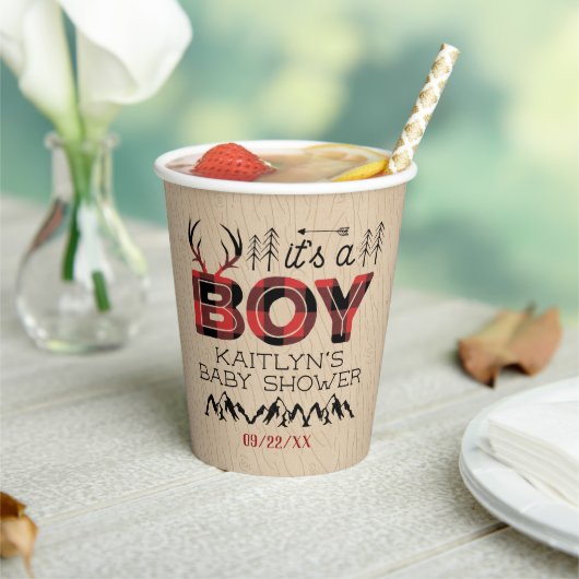 Das ist ein Junge! Rustikale Karierte Lumberjack B Pappbecher (In Situ)