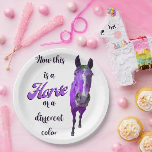 Das ist ein Pferd mit einer anderen Farbe Lila Pappteller (Party)