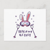 Das ist mein Ski-Anzug-Kaninchen mit Skistöcken Postkarte (Vorderseite)