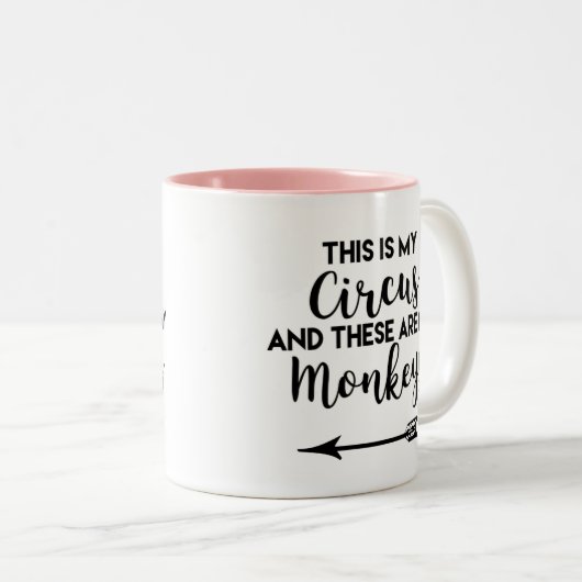 Das ist meine Circus-Tasse Zweifarbige Tasse (VorderseiteRechts)