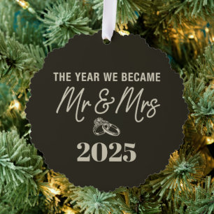 Das Jahr, in dem wir Mr. & Mrs. wurden 2025 Person Ornament Karte