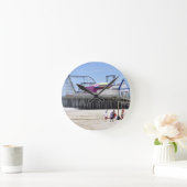 Das Jersey-Ufer auf Küsten-Höhen Runde Wanduhr (Zuhause)