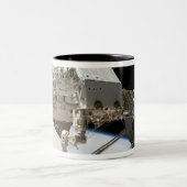 Das kanadische Dextre-Robotersystem Zweifarbige Tasse (Mittel)