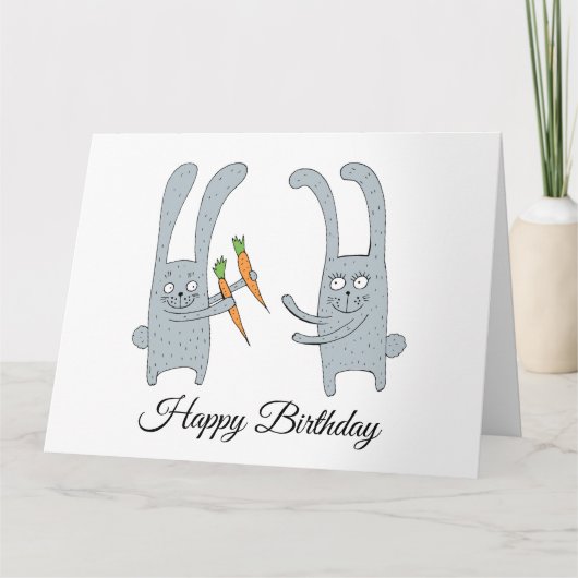 Das Kaninchen gibt dem Hasen eine Möhre zum Geburt Karte (Vorderseite)