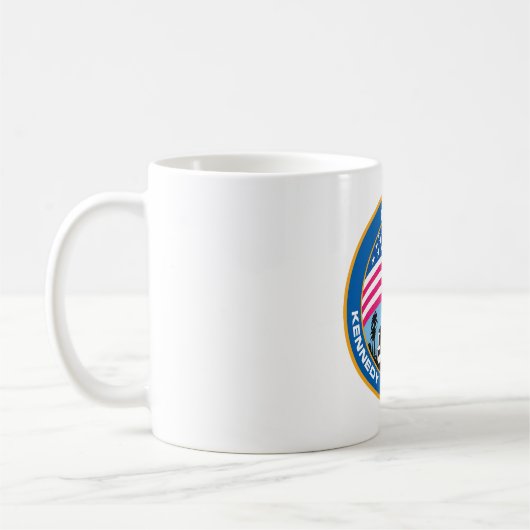 Das Kennedy Space Center der NASA Kaffeetasse (Links)