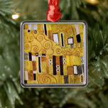 Das Kiss-Muster von Gustav Klimt, Art Nouveau Silbernes Ornament<br><div class="desc">Der Kuss (Musterbeispiel) von Gustav Klimt ist ein Vintages Viktorianisches Zeitkunstgemälde. Dieses Detail stammt aus einem Liebe- und Romantik-Gemälde mit einem romantischen Paar in verschiedenen Goldtönen, Symbolen und Mustern, die einen Kuss mit einem Bronzestand teilen. Über den Künstler Gustav Klimt (1862-1918) war ein österreichischer Maler der Symbolik und einer der...</div>