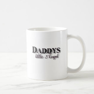 Das kleine Mädchen des Vatis Kaffeetasse