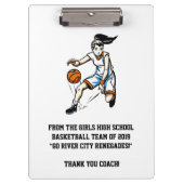 Das Klemmbrett des Mädchen-Basketball-Trainers (Vorderseite)