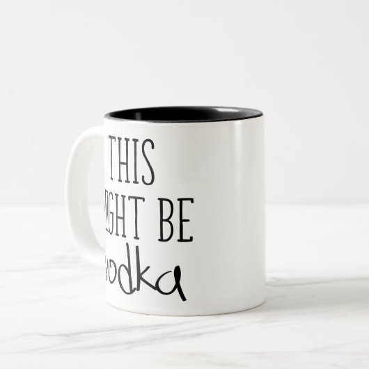 Das könnte Vodka sein. Zweifarbige Tasse (Vorderseite Links)