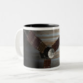 Das Konzept des Künstlers für das Juno-Raumfahrzeu Zweifarbige Tasse (Vorderseite Links)