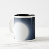 Das Konzept des Künstlers zeigt das binäre Sternsy Zweifarbige Tasse (Vorderseite Links)