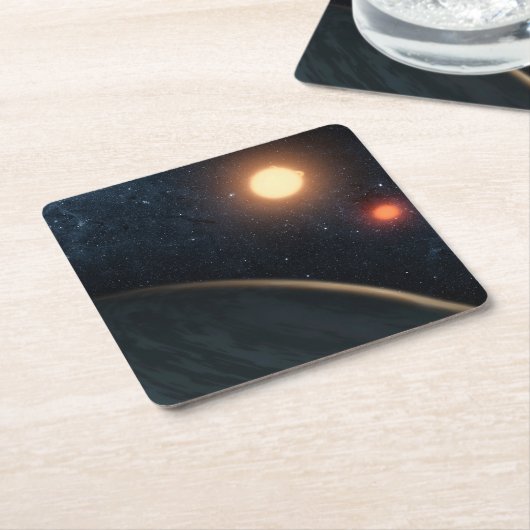 Das künstlerische Konzept illustriert Kepler-16b. Rechteckiger Pappuntersetzer (angewinkelt)