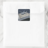 Das Küstenschiff USS Freedom Quadratischer Aufkleber (Tasche)