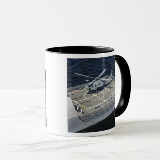 Das Küstenschiff USS Freedom Tasse (VorderseiteRechts)