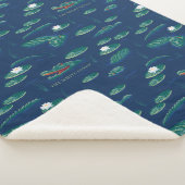 Das Lagoon-Muster des weißen Lotus Alligator Sherpadecke (3/4)