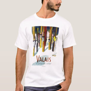 Das Land der Sonne - Skier im Schnee T-Shirt