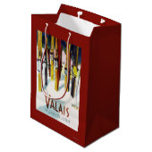 Das Land des Sonnenscheins - Skis stehend im Mittlere Geschenktüte (Rückseite Schrägansicht)