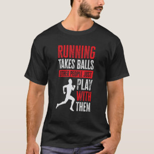Das Laufen bringt Balls mit anderen, die nur mit d T-Shirt