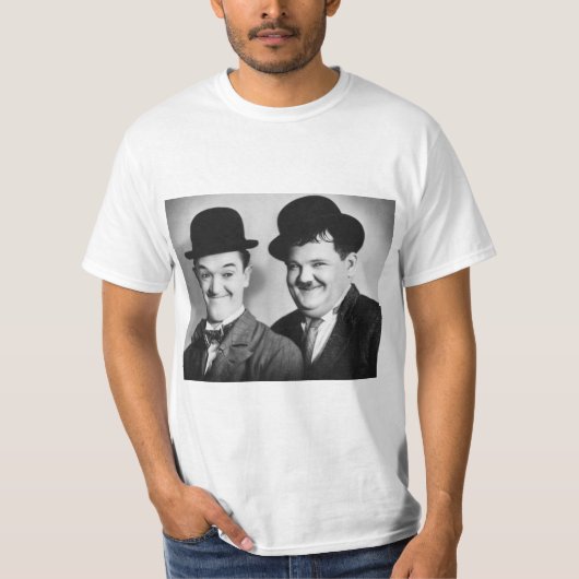 "Das Laurel-Hardy-Lachen-Vermächtnis: 95 Jahre jun T-Shirt (Vorderseite)