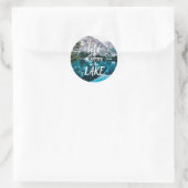 Das Leben am See ist besser Runder Aufkleber (Tasche)