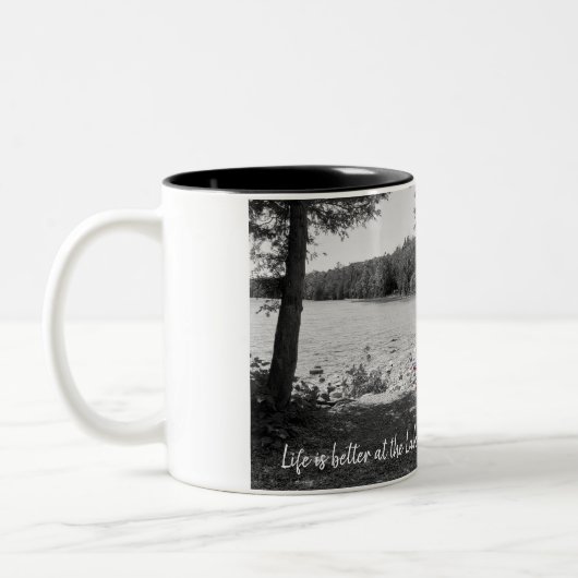 Das Leben am See ist besser Zweifarbige Tasse (Links)