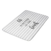 Das Leben am Strand ist besser Badematte (Schrägansicht)