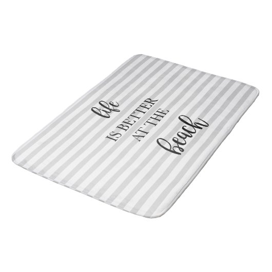 Das Leben am Strand ist besser Badematte (Schrägansicht)