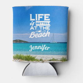 Das Leben am Strand ist besser, weißer Sand, blaue Dosenkühler