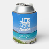 Das Leben am Strand ist besser, weißer Sand, blaue Dosenkühler (Kanne Rückseite)