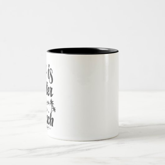 Das Leben am Strand ist besser Zweifarbige Tasse (Mittel)