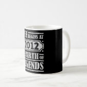 Das Leben beginnt 2012 mit der Geburt der Legende Kaffeetasse (VorderseiteRechts)