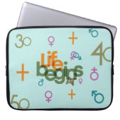 Das Leben beginnt bei (individuell anpassen) | Not Laptopschutzhülle (Vorderseite)