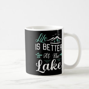 Das Leben ist besser auf dem Pontonsegelboot auf d Kaffeetasse