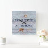 Das Leben ist besser in der Strandzeit Quadratische Wanduhr (Zuhause)