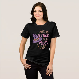 Das Leben ist besser in einer mächtigen Huthütte. Tri-Blend Shirt