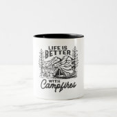 Das Leben ist besser mit Campfeuern Outdoor Advent Zweifarbige Tasse (Mittel)