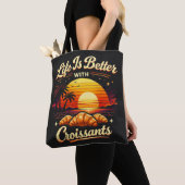 Das Leben ist besser mit Croissants Tasche (Von Nahem)