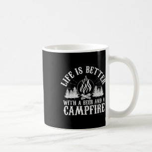 Das Leben ist besser mit einem Bier und einem Lage Kaffeetasse